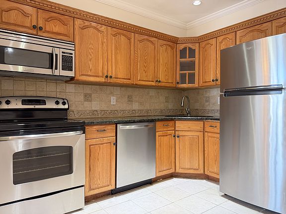 4th image of 310 Passaic Ave APT 210
