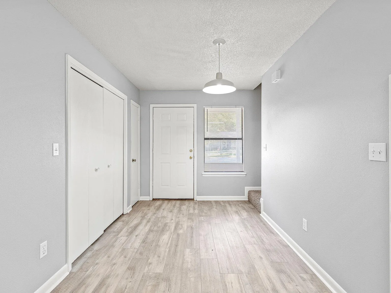 2 bed, 1.5 bath, 1088 sqft, $1,800 — Photo 4