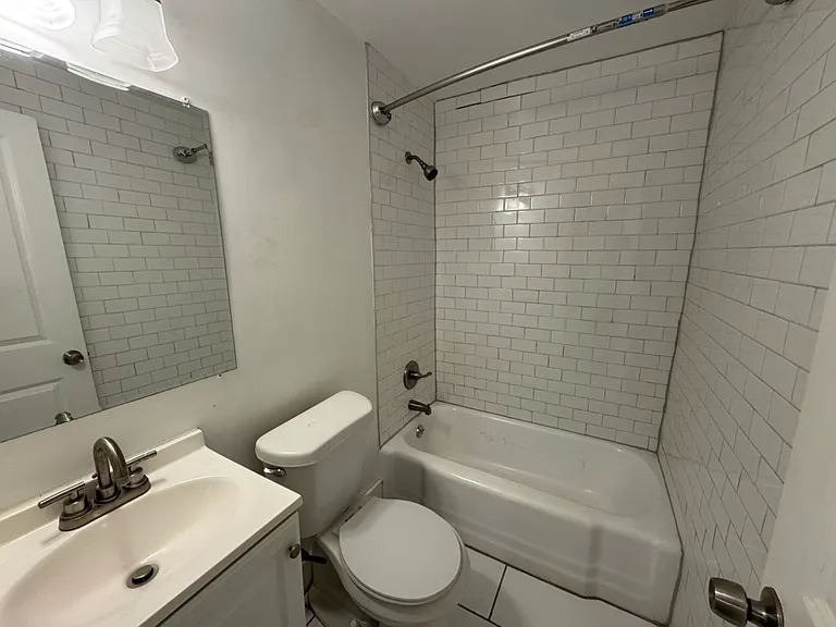 807 Bourbon St — Photo 10