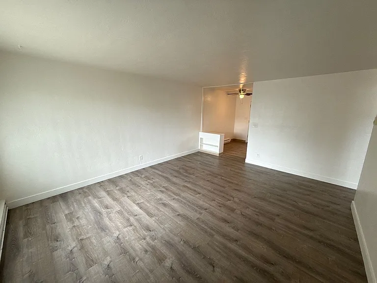 1835 Beach Ave NE #4 — Photo 3