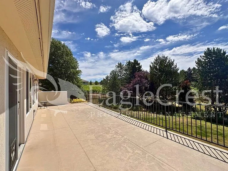 44 Vinehill Dr — Photo 74