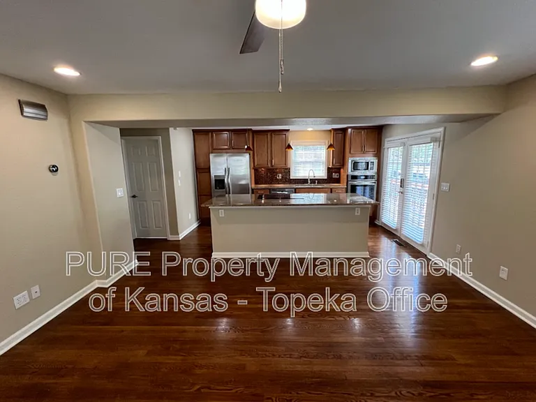 429 E 63rd Ter — Photo 35