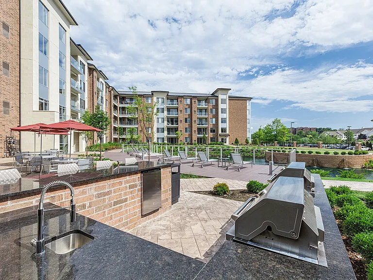 Four Seasons Apartments — Photo 33