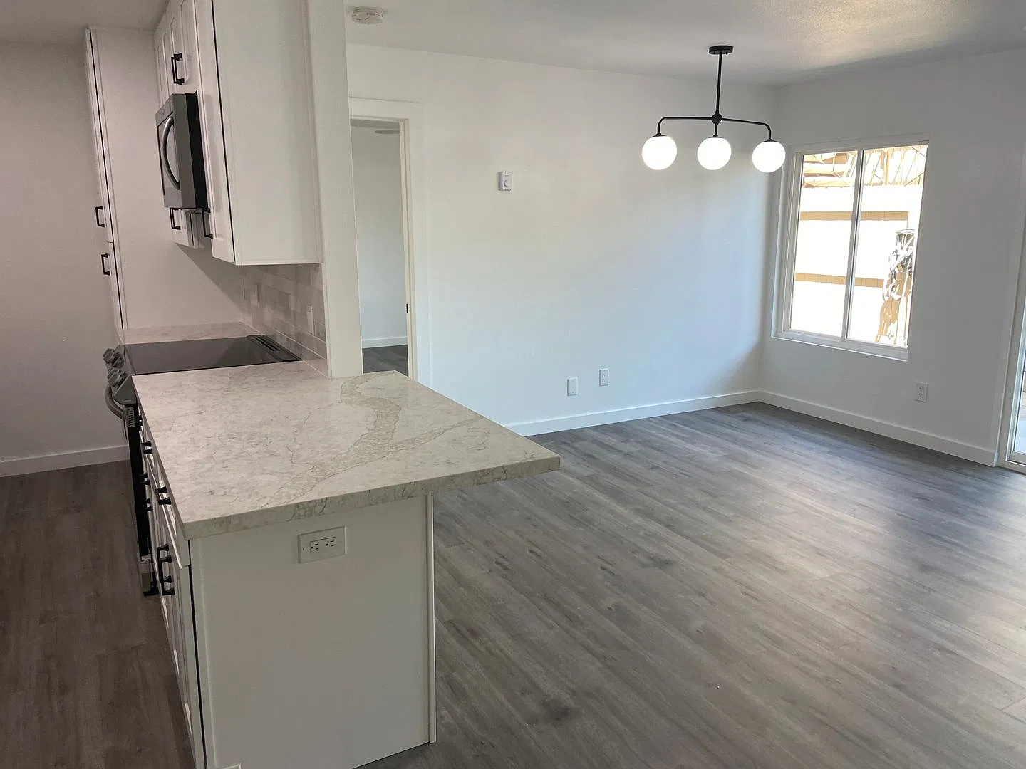 Completely Remodeled 2 Bed 2 Bath in Linda Vista!! Water/Trash Included — Photo 4
