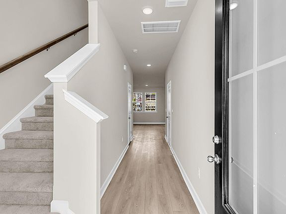 4th image of 125 Berry Shoals Dr