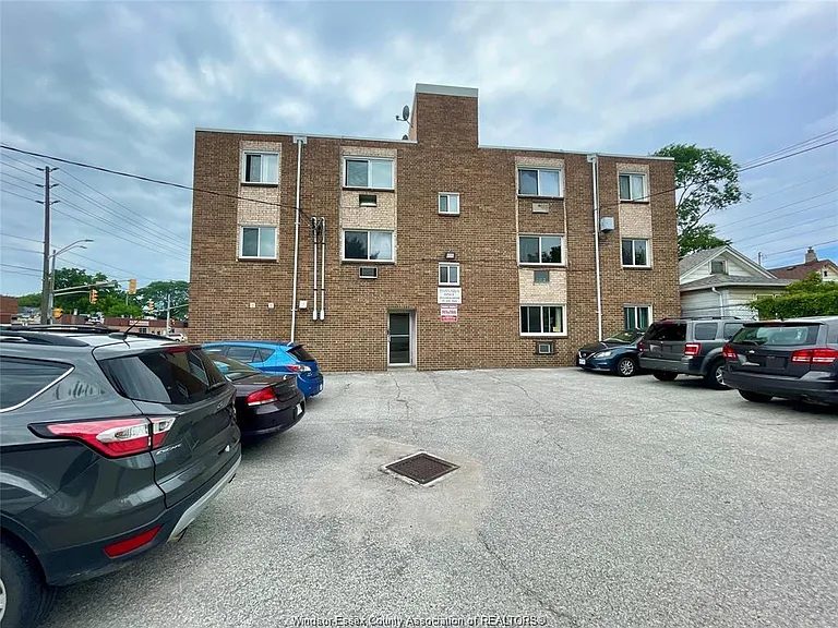 892 Campbell Ave #12 — Photo 2
