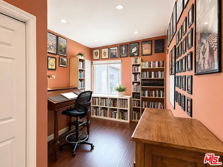 6525 Wilkinson Ave — Photo 4