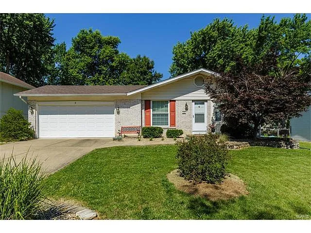 8 Gloria Ln photo 1