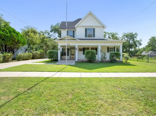 1320 S Lindsay St, Gainesville, TX 76240