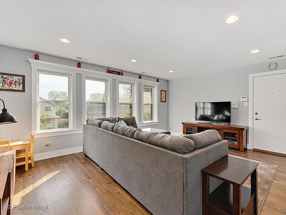 2nd image of 3720 N Kedvale Ave Unit 2