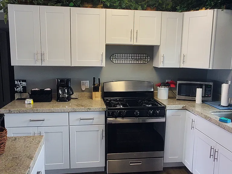 200 Lee Ave — Photo 12