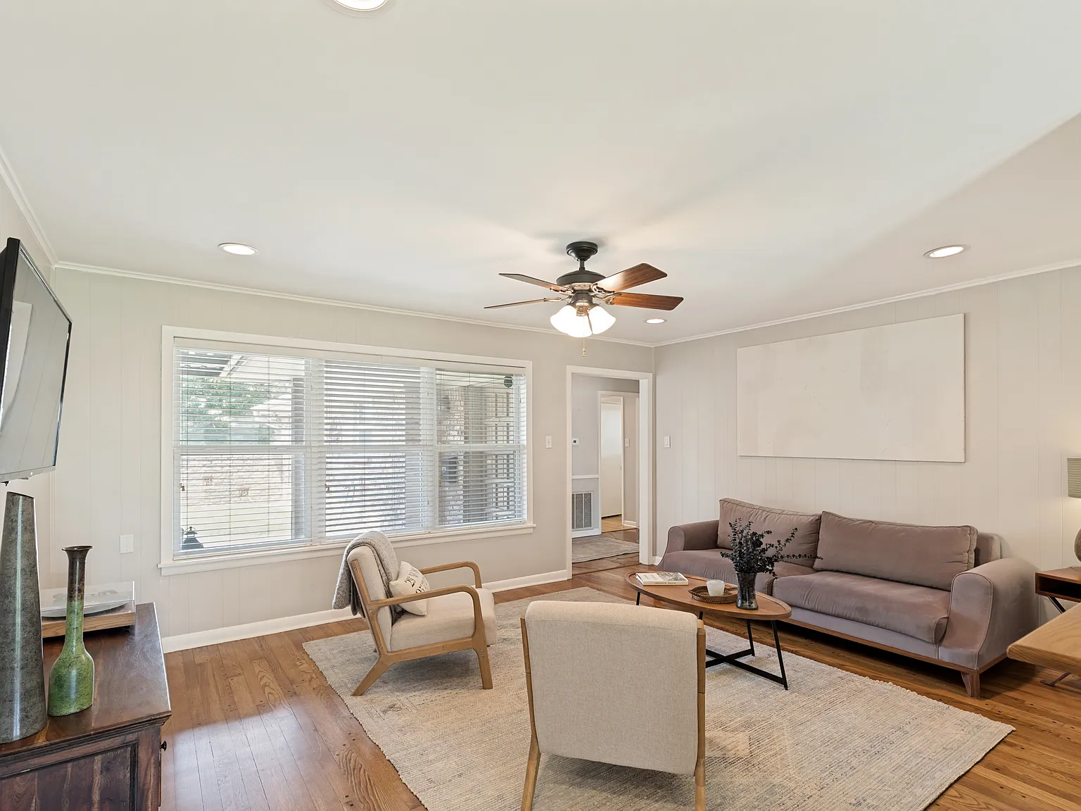 3 bed, 1710 sqft, $2,900 — Photo 4