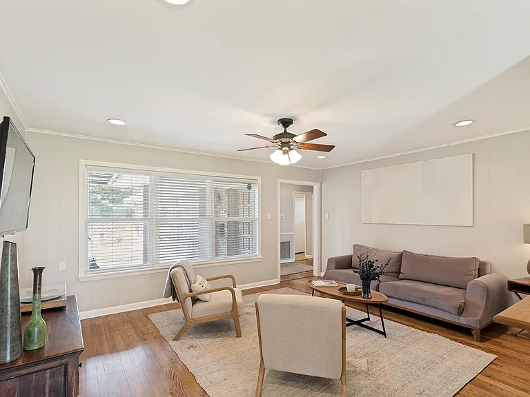 10031 Timberoak Dr — Photo 4
