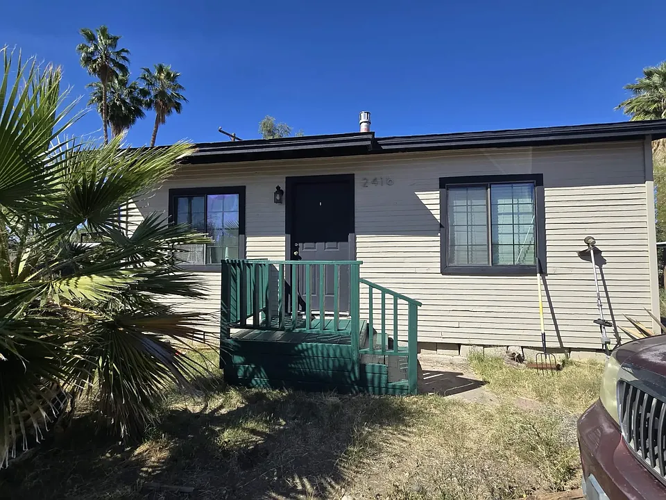 2416 W Vista Ave
