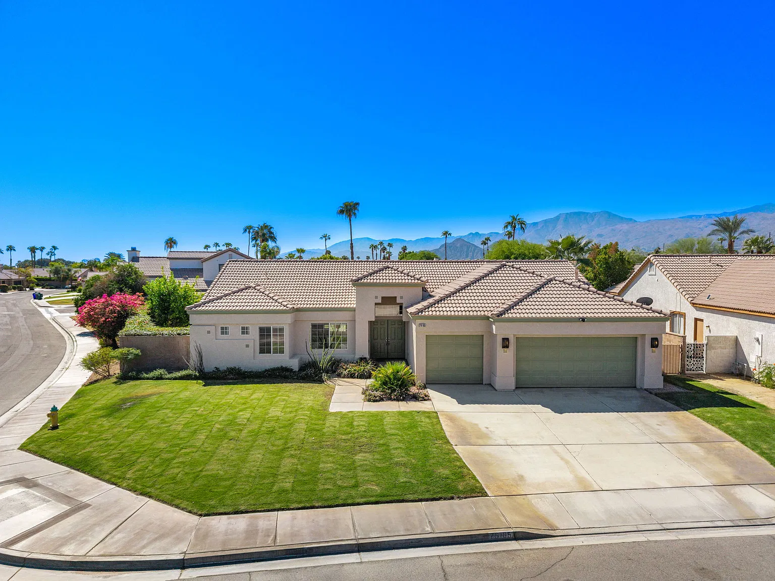 3 bed, 1968 sqft, $7,000 — Photo 1