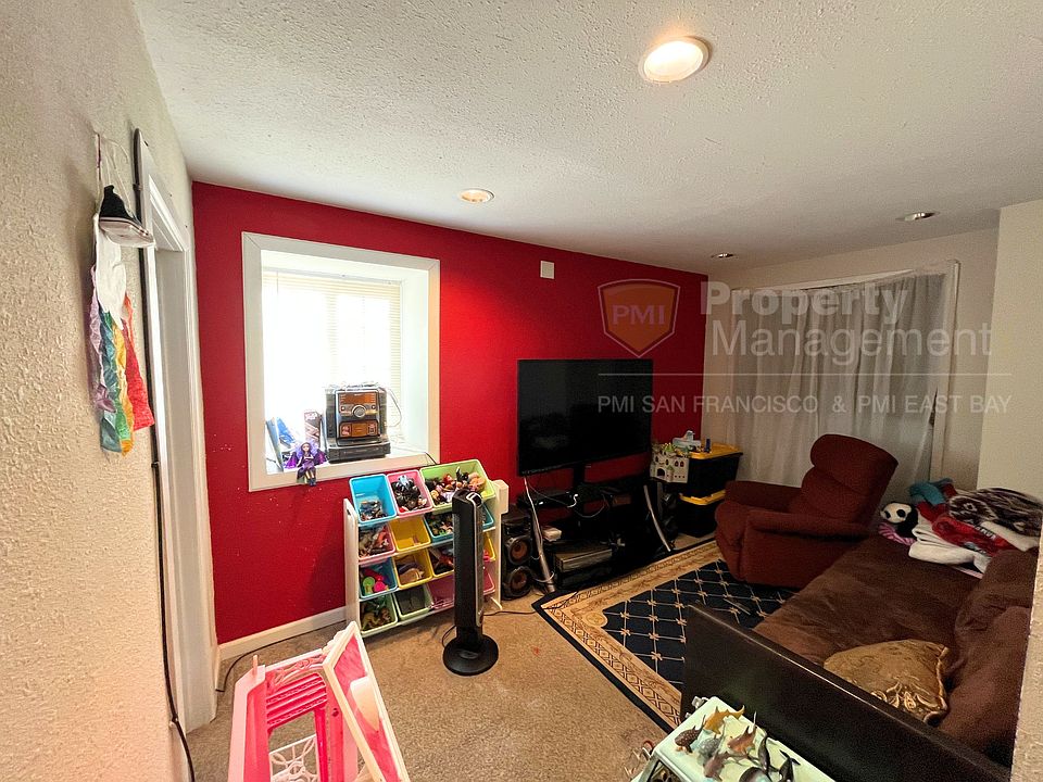 Living Room - Edited_10032022