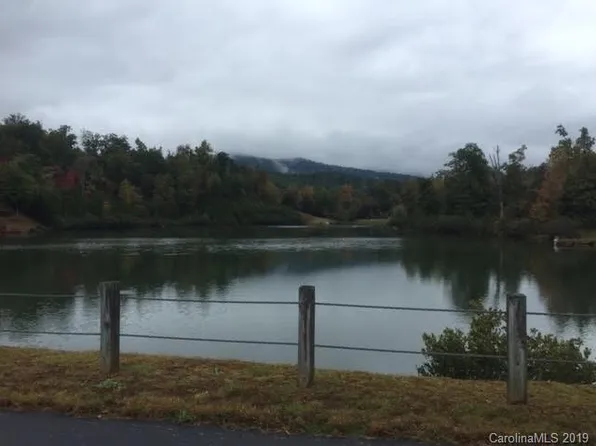 220 Shuttle Mill Xing, Lake Lure, NC 28746