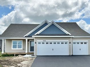 2054 Ardmore Pl, Shakopee, MN 55379