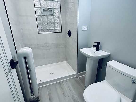 3rd image of 5005 N Harding Ave #11610789