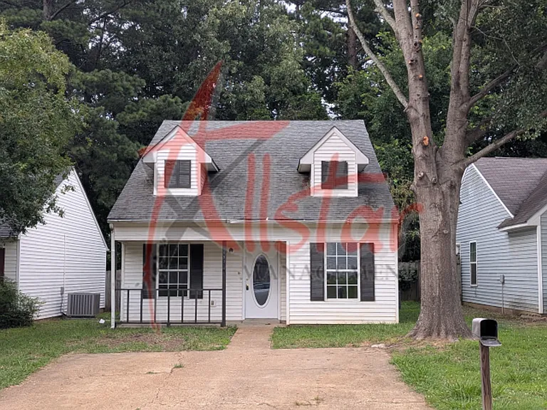 1936 E Parkway St — Photo 1