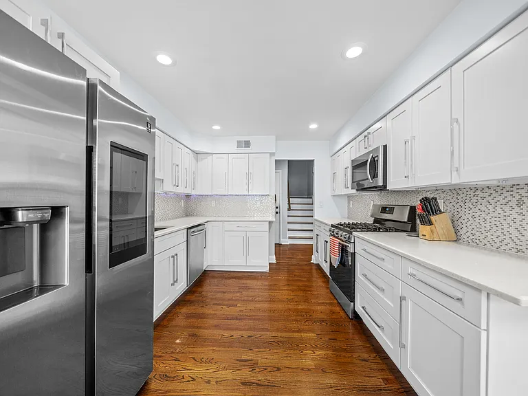 22 Pamrapo Ct W — Photo 12