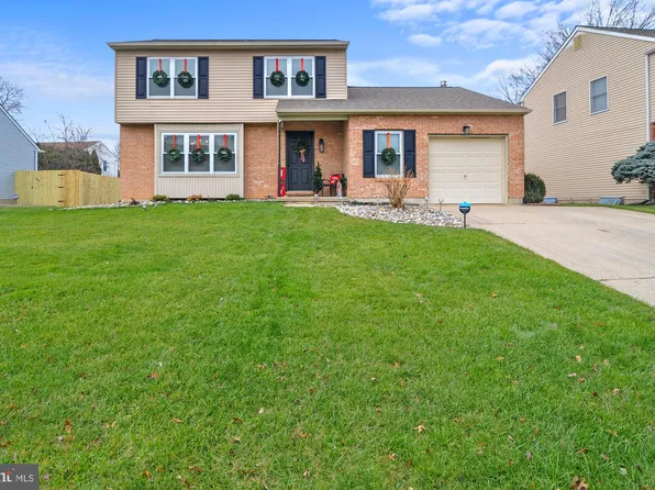 8 Jaymar Blvd, Newark, DE 19702