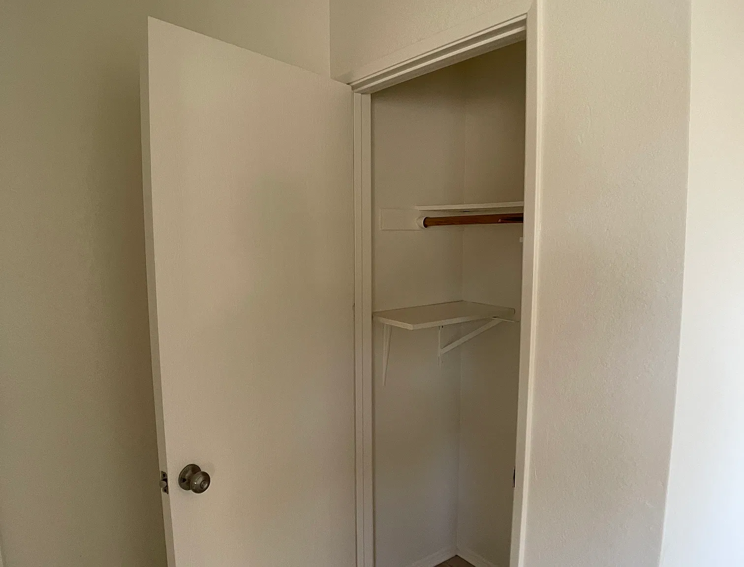 Aspen 240 - 4 — Photo 2