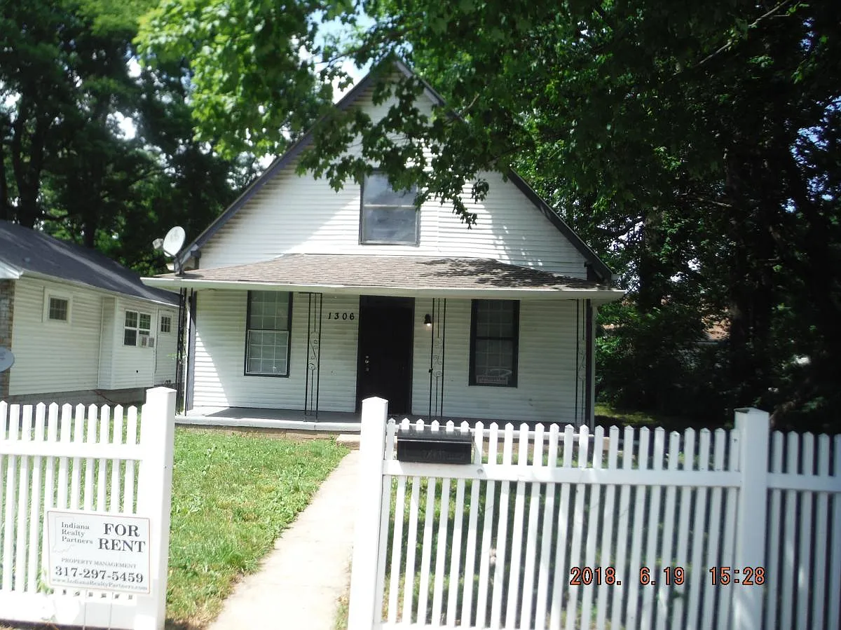 1306 W 31st St photo 1