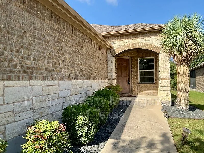 2 bed, 2.0 bath, 1429 sqft, $1,975 — Photo 2