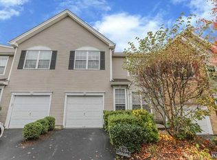 535 Cascade Ct, Mahwah, NJ 07430