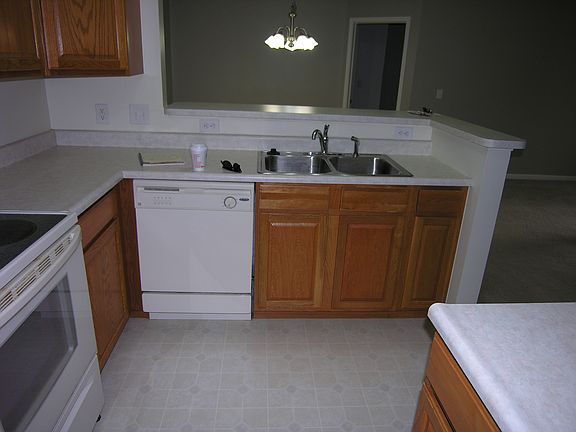 4th image of 8940 Hunters Creek Dr