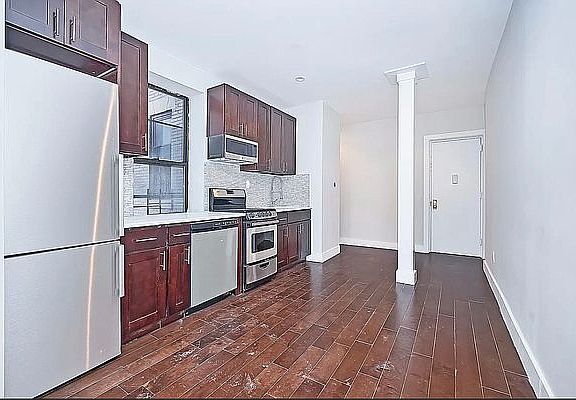 2nd image of 220 Wadsworth Ave APT 403