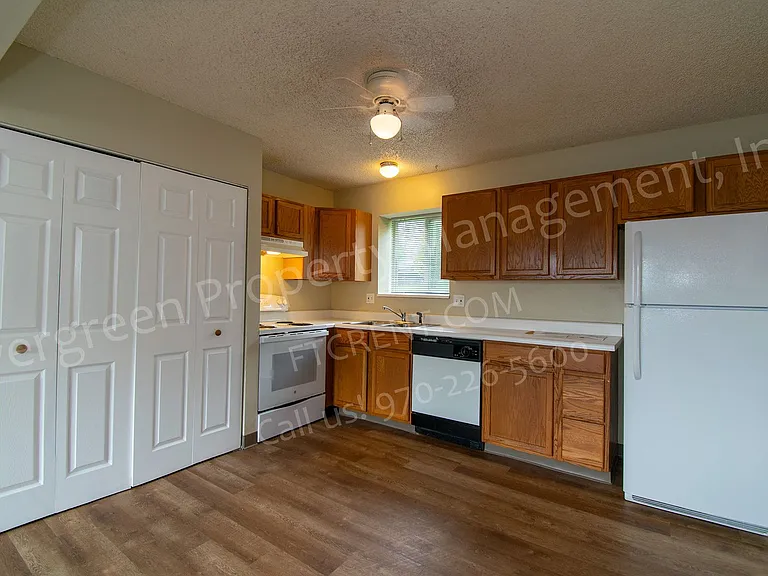 1931 Ross Ct — Photo 6