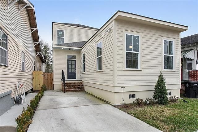 1st image of 2615 Robert St