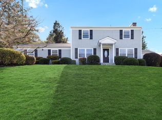 19 Courtmel Rd, Mount Kisco, NY 10549