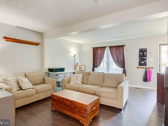 5th image of 121 Paden Ct