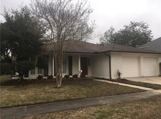 3229 Lake Trail Dr, Metairie, LA 70003