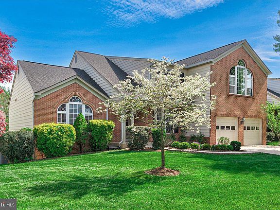 3rd image of 6011 Woodlake Ln