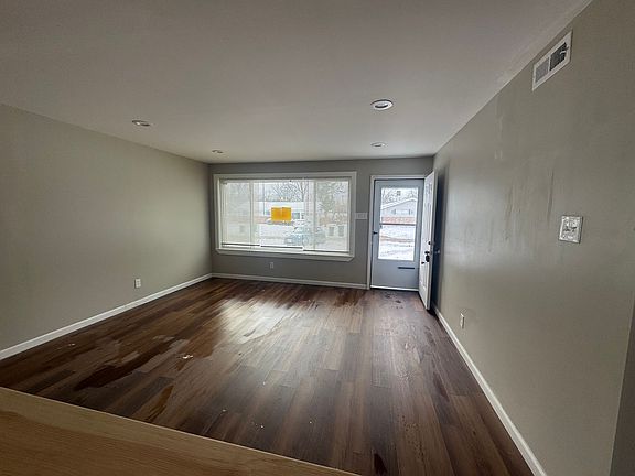 3rd image of 9744 Lanier Dr