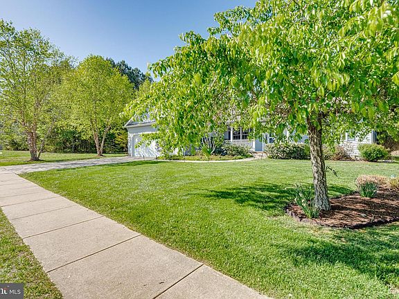 3rd image of 330 Caspian Dr