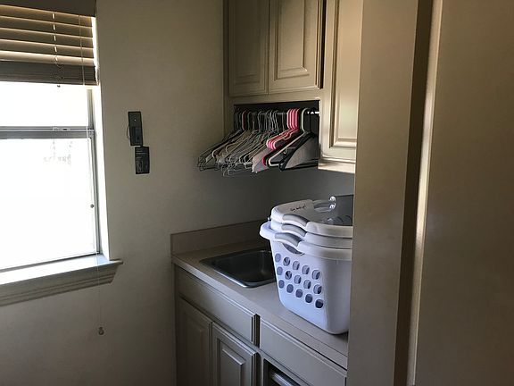 5th image of 7 Katie Ct