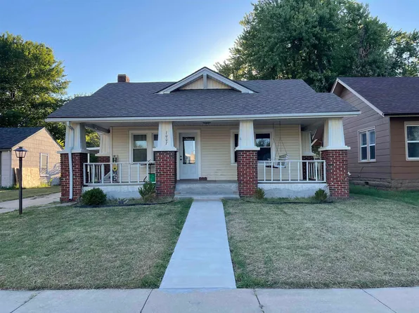 1007 N B St, Arkansas City, KS 67005