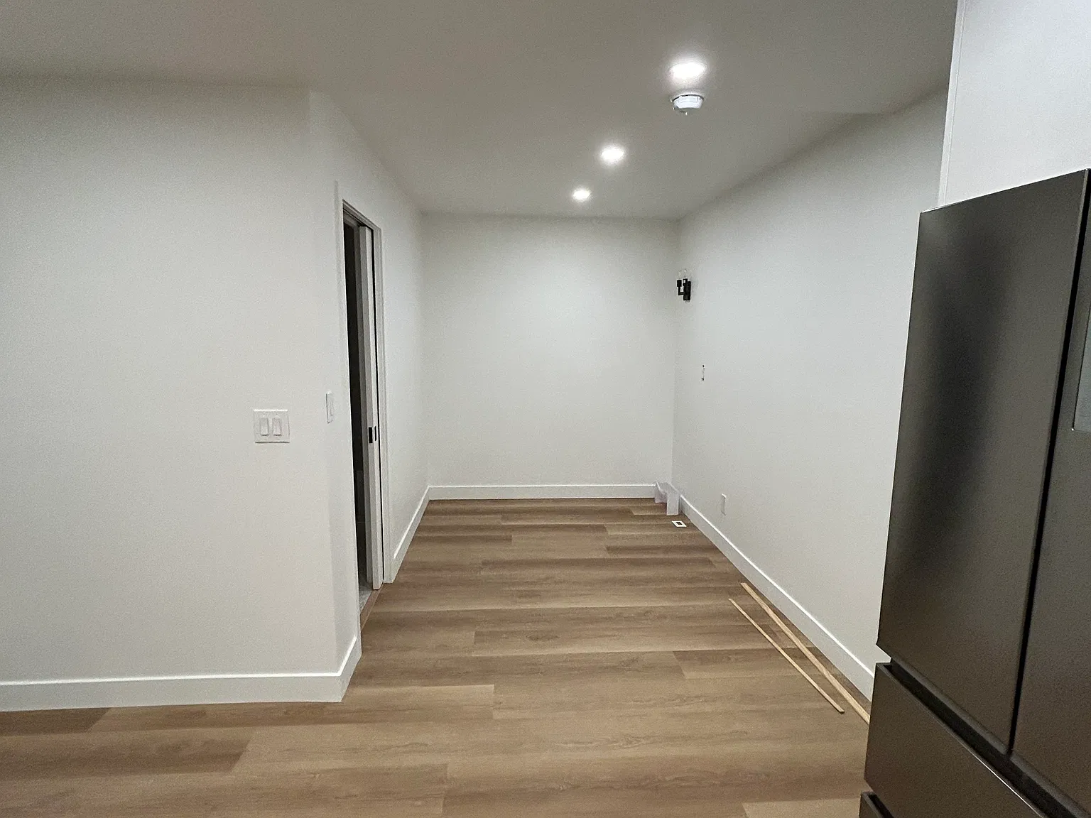 Studio, 400 sqft, $3,000 — Photo 3