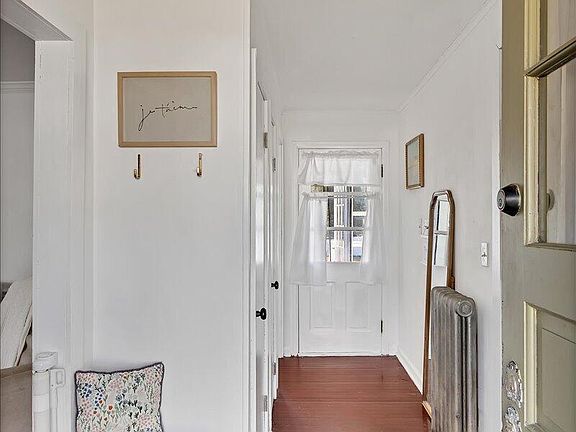 4th image of 124 Beacon Road