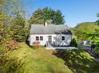 40 Edgewood Pl, Meriden, CT 06451