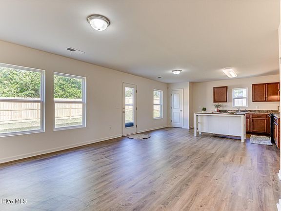5th image of 3403 Wisteria Lane