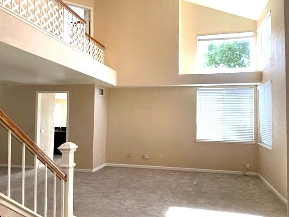 4th image of 1016 Burnham Dr