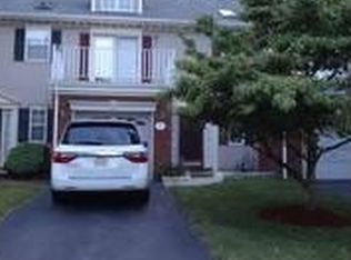 97 Topaz Dr, Franklin Park, NJ 08823