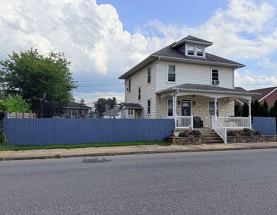 2nd image of 687 Hamilton St