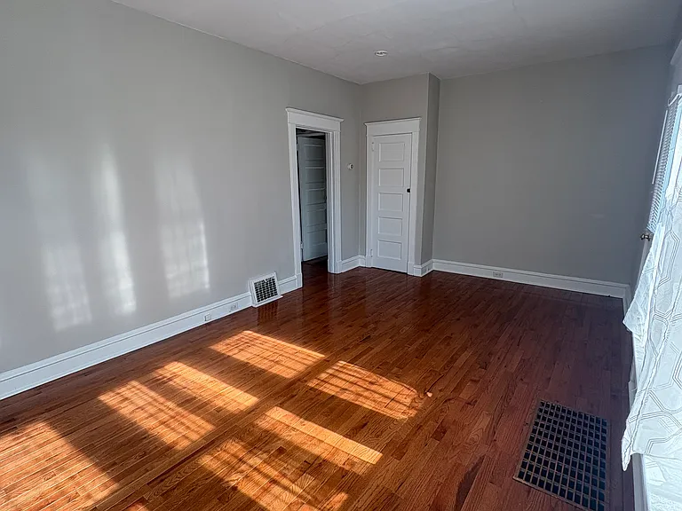 102 Howard St #1 — Photo 4